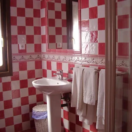 Casa Bernabe Мьенго